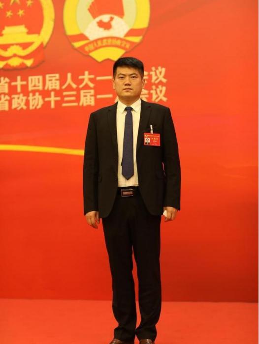 王澤民(全國青聯委員、河南省政協委員、鄭州醫藥健康職業學院理事長) 王澤民(全國青聯委員、河南省政協委員、鄭州醫藥健康職業學院理事長)