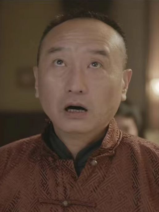 施雲龍(電影《古堡守靈人》中的角色) 施雲龍(電影《古堡守靈人》中的角色)