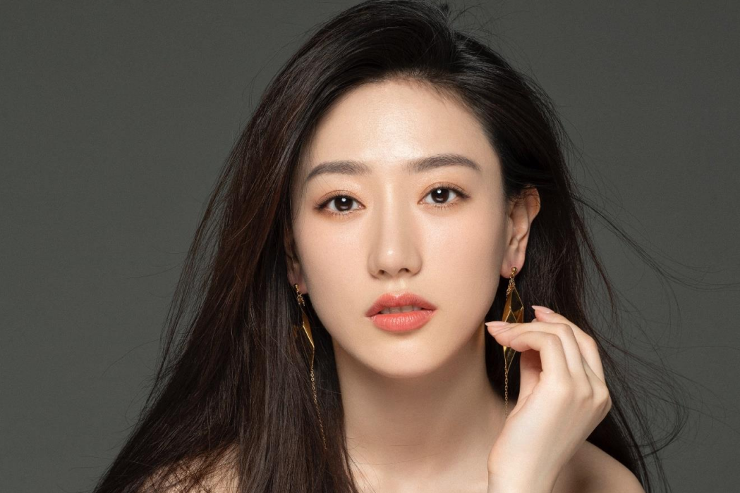 艾然(中國內地女演員) 艾然(中國內地女演員)