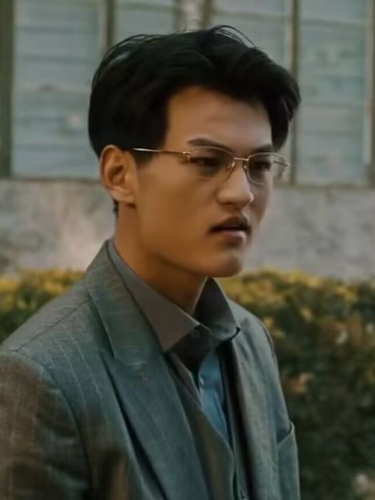 葉俊(奇幻短劇《元宇宙·回到1995》中的角色) 葉俊(奇幻短劇《元宇宙·回到1995》中的角色)