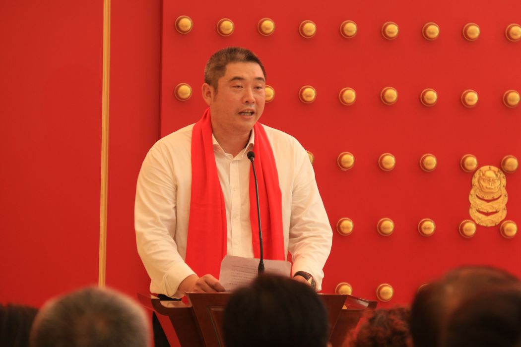 何強(江蘇金梧實業股份有限公司董事長) 何強(江蘇金梧實業股份有限公司董事長)