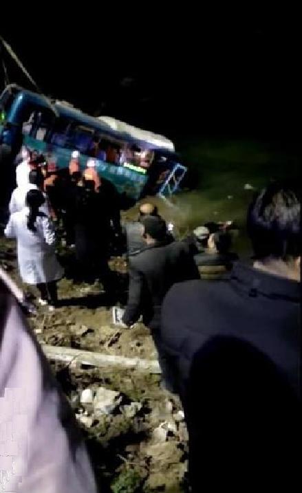 2·11漢中公車墜江事故