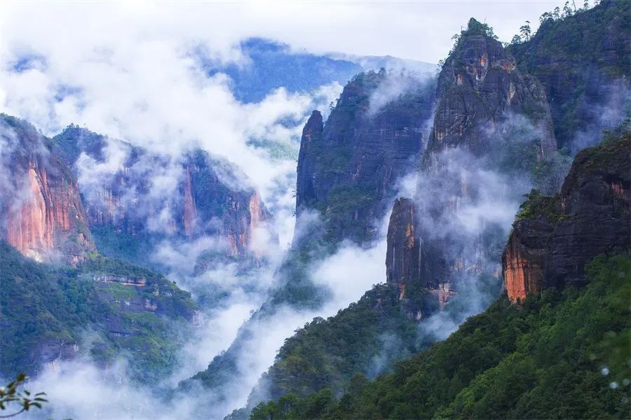 黎明(雲南省麗江市境內旅遊景區) 黎明(雲南省麗江市境內旅遊景區)