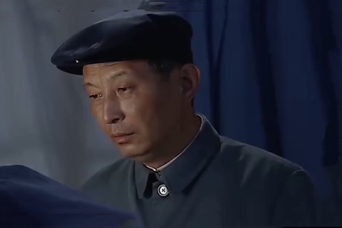 張大剛(年代劇《我們像葵花》中的角色) 張大剛(年代劇《我們像葵花》中的角色)
