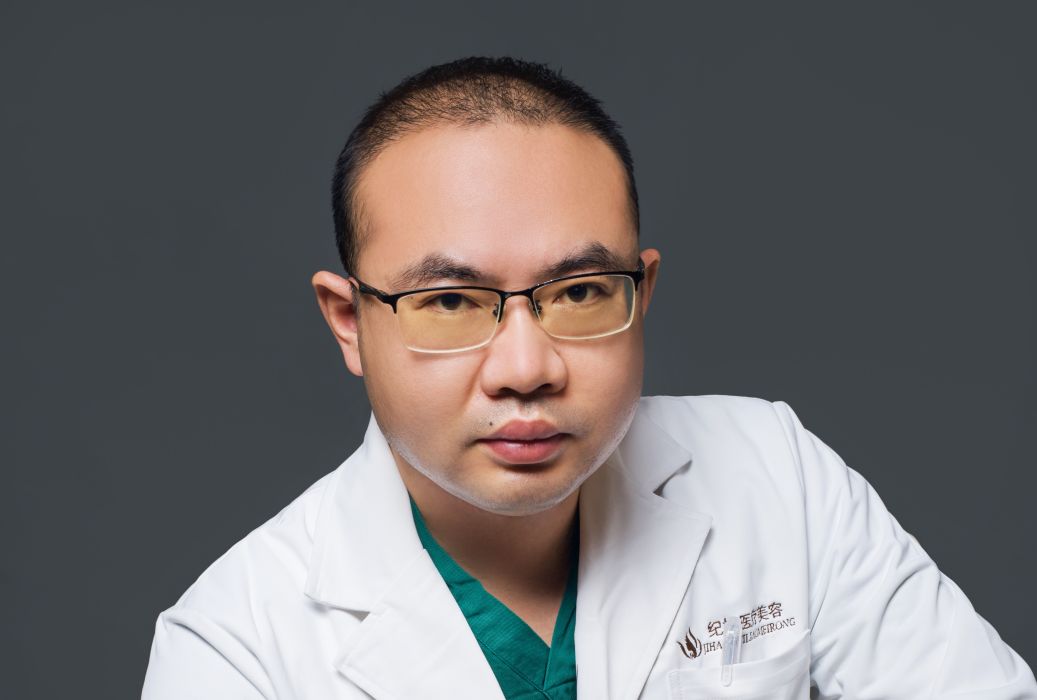 鄧鋒(為台江紀杭醫療美容門診部職業醫師) 鄧鋒(為台江紀杭醫療美容門診部職業醫師)