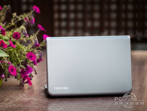 東芝Satellite T851 東芝Satellite T851