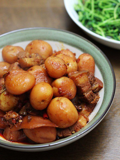 小土豆燒肉 小土豆燒肉