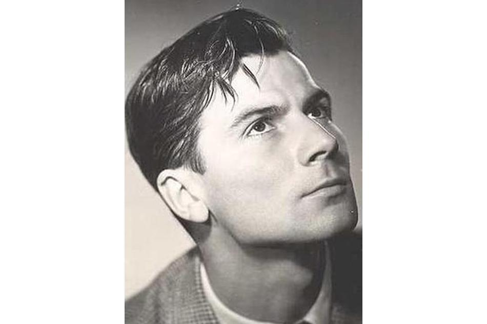 Gilbert Gil Gilbert Gil