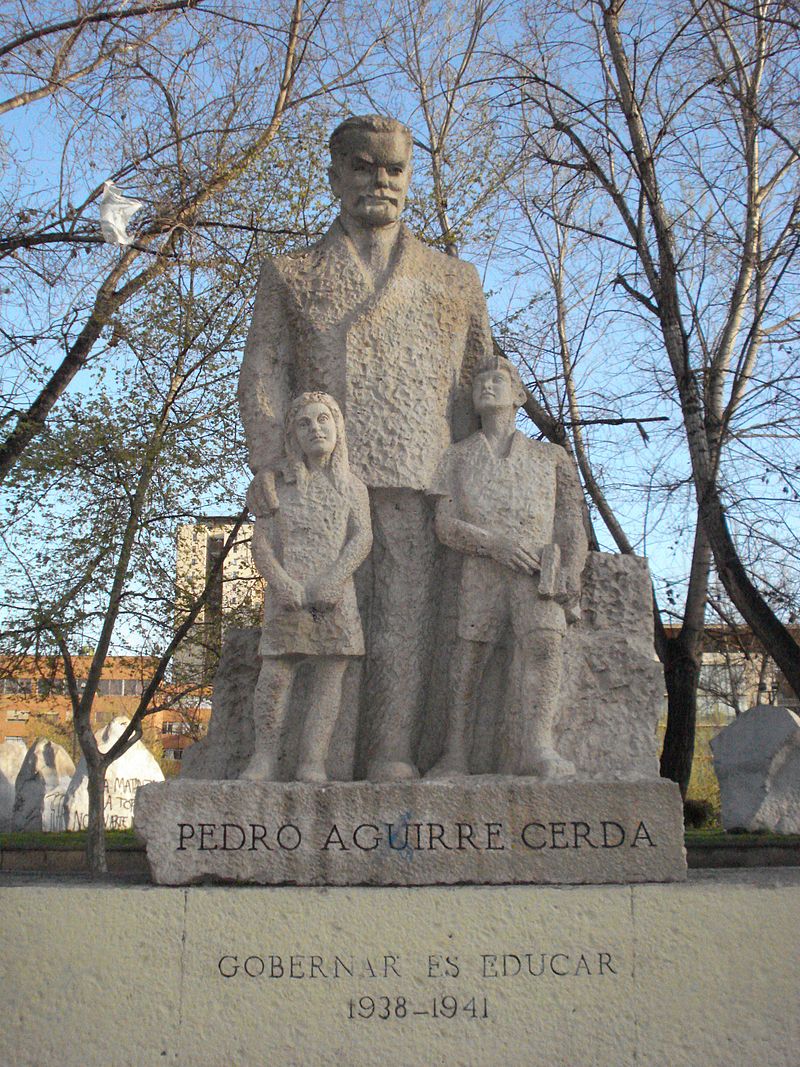 阿吉雷·塞爾達總統的塑像