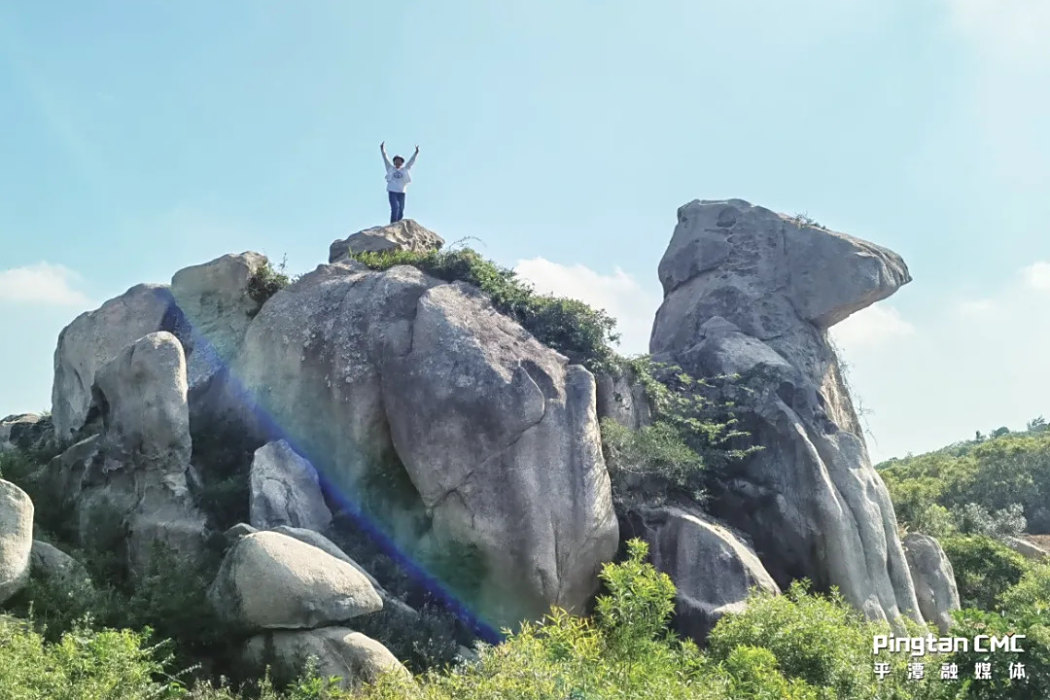 駱駝峰(平潭著名的奇岩怪石景觀) 駱駝峰(平潭著名的奇岩怪石景觀)