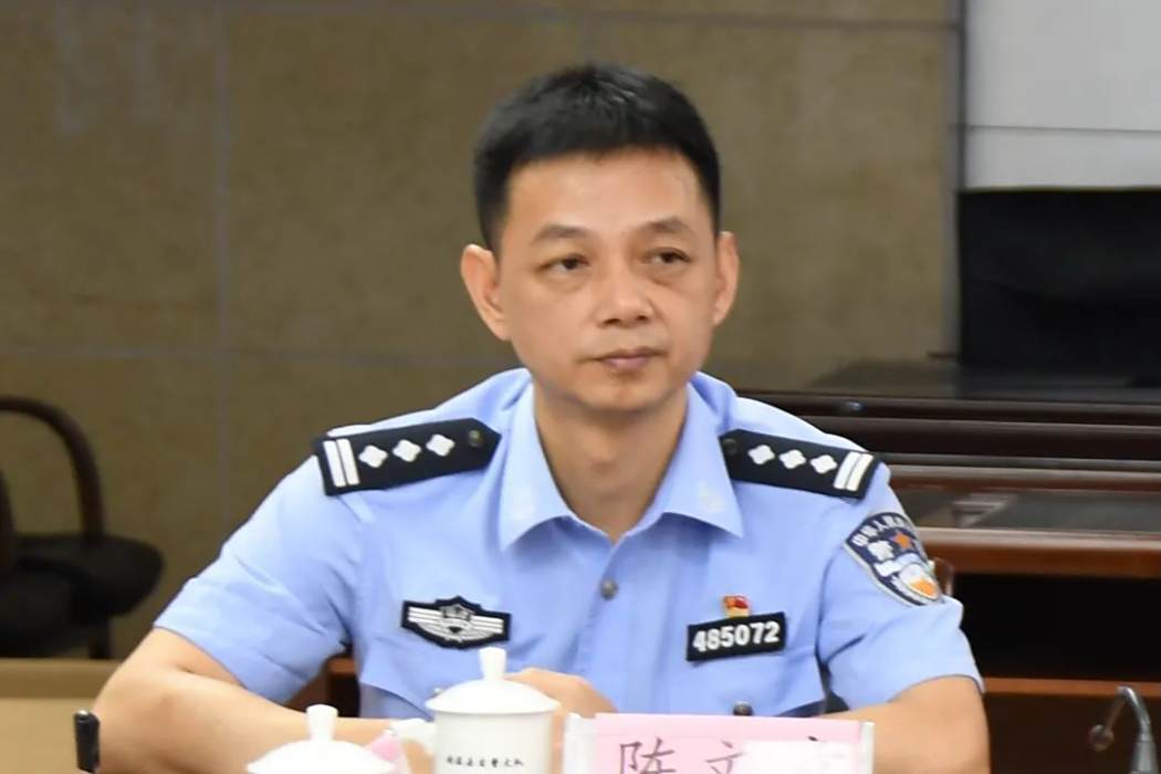 陳文章(泉州市安溪縣公安局交警大隊副大隊長) 陳文章(泉州市安溪縣公安局交警大隊副大隊長)