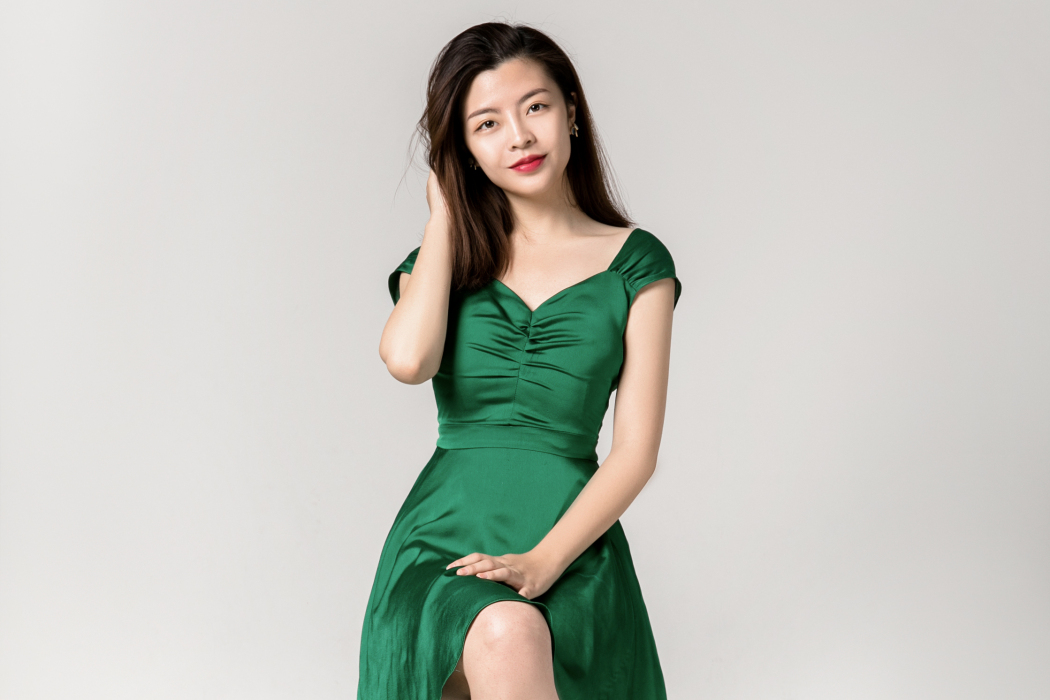 李婧(赤峰電視台新聞綜合頻道節目主持人) 李婧(赤峰電視台新聞綜合頻道節目主持人)