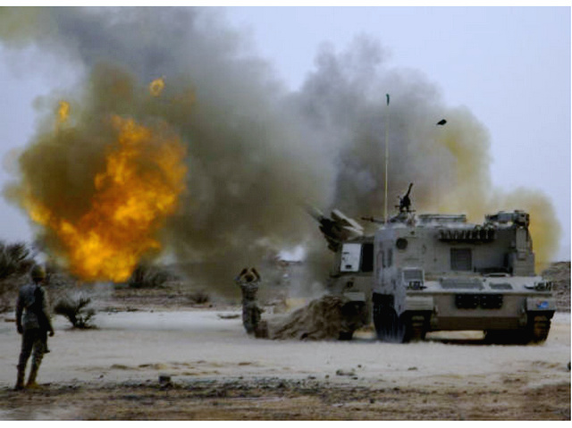 沙烏地阿拉伯裝備的PLZ-45自行火炮在戰鬥中開火