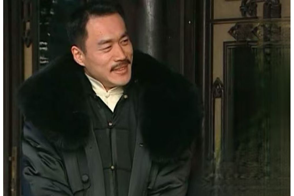 陸雄飛(《玉碎》中由丁海峰飾演的青幫頭目角色) 陸雄飛(《玉碎》中由丁海峰飾演的青幫頭目角色)