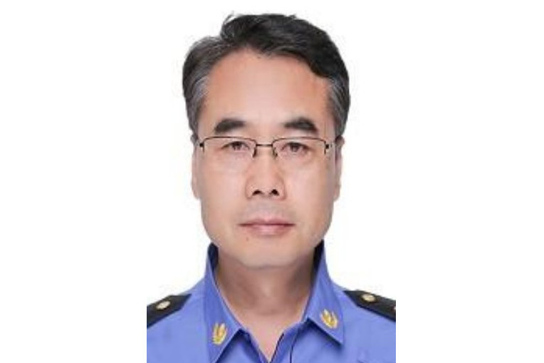 段立新(山東省濱州市濱城區綜合行政執法局黨組成員、副局長) 段立新(山東省濱州市濱城區綜合行政執法局黨組成員、副局長)