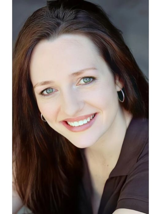 傑西卡·卡瓦娜(Jessica Cavanagh)