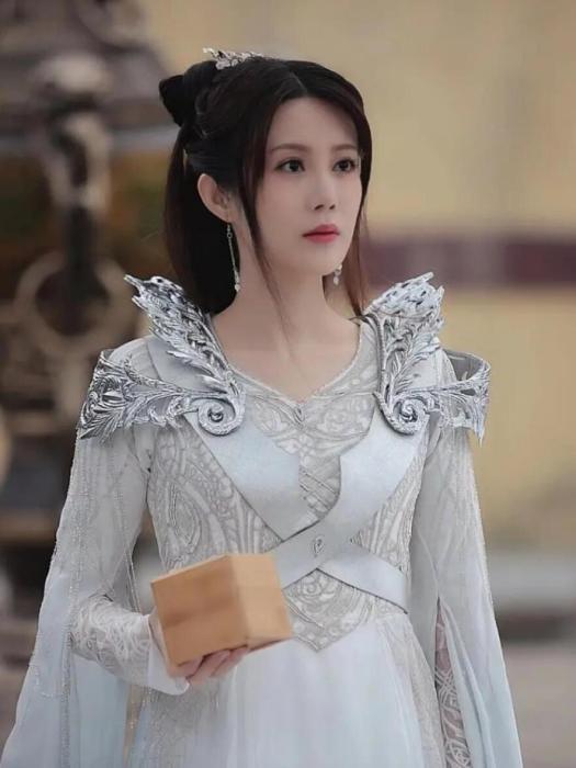 靈女(《卿卿我心》中的角色) 靈女(《卿卿我心》中的角色)