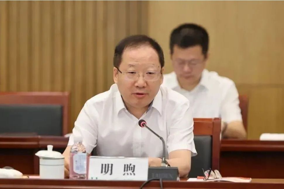 明煦(國網湖南省電力有限公司董事長、黨委書記) 明煦(國網湖南省電力有限公司董事長、黨委書記)