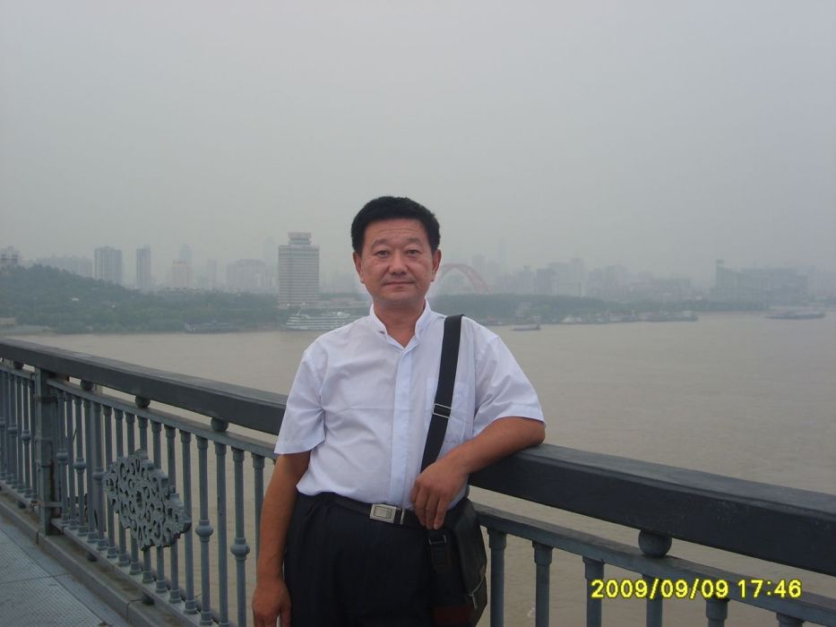 張宗發(優秀教師) 張宗發(優秀教師)
