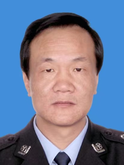張文興(山東省臨清市公安局黨委委員、副局長) 張文興(山東省臨清市公安局黨委委員、副局長)