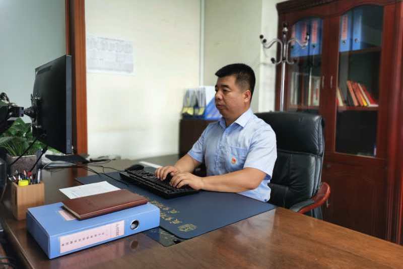 唐靜(寧夏回族自治區政府辦公廳人事處副處長) 唐靜(寧夏回族自治區政府辦公廳人事處副處長)