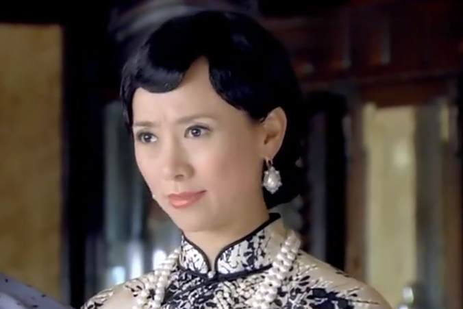 陳曼青(電視劇《淚灑女人花》中的人物) 陳曼青(電視劇《淚灑女人花》中的人物)