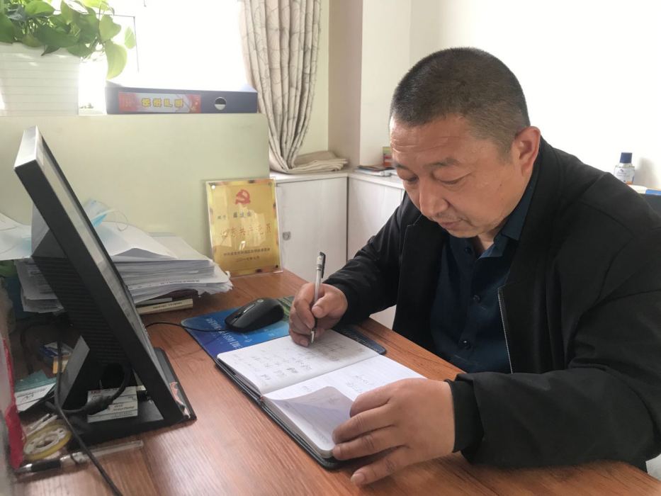 薛建國(吳忠市利通區勝利鎮永昌社區幹部) 薛建國(吳忠市利通區勝利鎮永昌社區幹部)