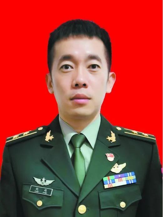 趙超(第80集團軍某陸航旅連長、一級飛行員) 趙超(第80集團軍某陸航旅連長、一級飛行員)