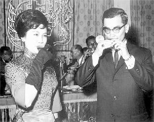 1964年，連震東的獨子連戰與方瑀結婚