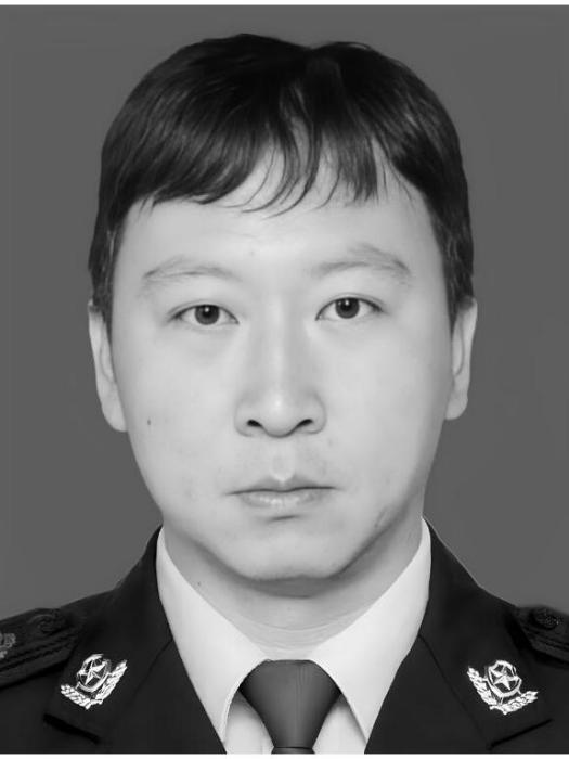 李德剛(雲南省曲靖市會澤縣公安局原副局長、一級警長) 李德剛(雲南省曲靖市會澤縣公安局原副局長、一級警長)