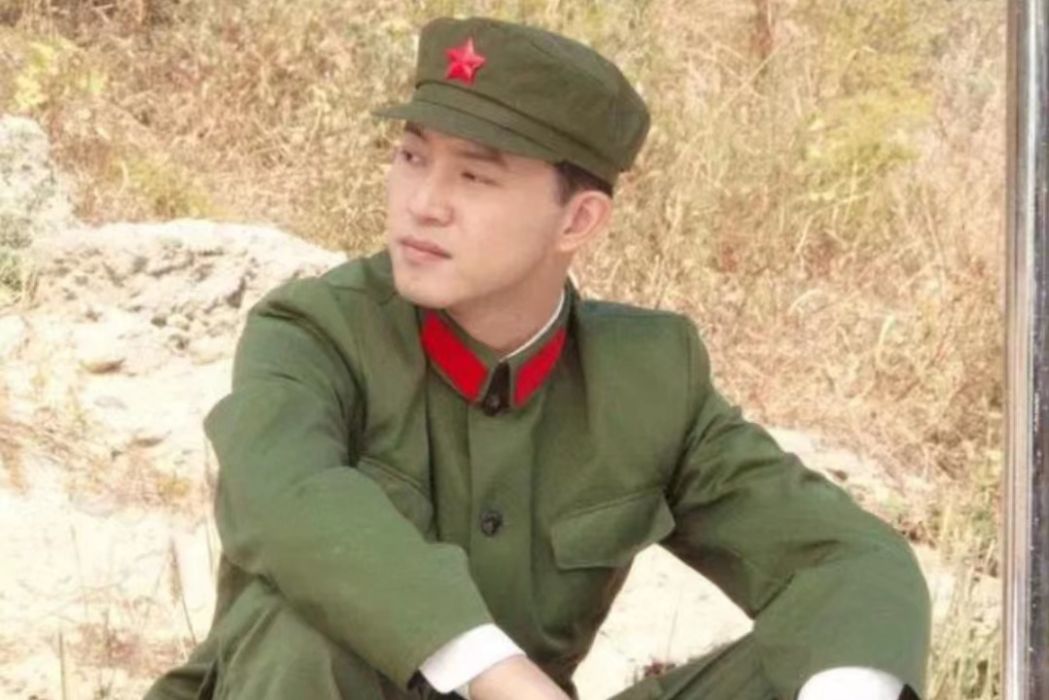 岳軍(《十一級台階》中由沙溢飾演的男主角) 岳軍(《十一級台階》中由沙溢飾演的男主角)