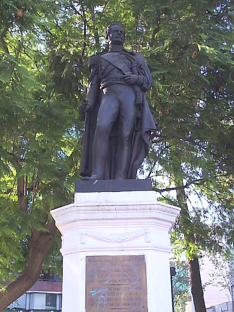 拉蒙·弗萊雷的雕像，位於聖地亞哥
