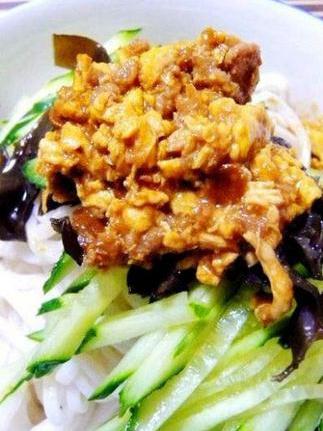 炸肉醬面 炸肉醬面