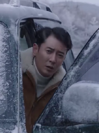 郭興東(當代工業劇《沸騰的群山》中的角色) 郭興東(當代工業劇《沸騰的群山》中的角色)
