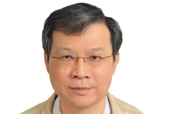黃毅青(台灣中山大學套用數學系特聘教授) 黃毅青(台灣中山大學套用數學系特聘教授)