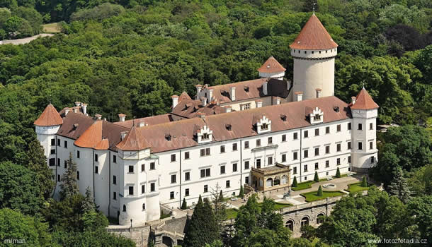 科諾比什傑城堡