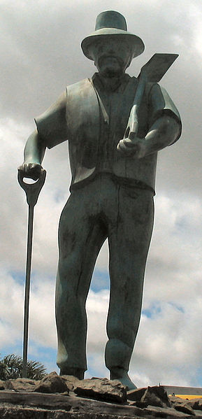 達格威爾的采膠工人塑像