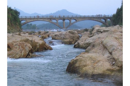 譚河村(陝西省漢中市城固縣二里鎮下轄村) 譚河村(陝西省漢中市城固縣二里鎮下轄村)