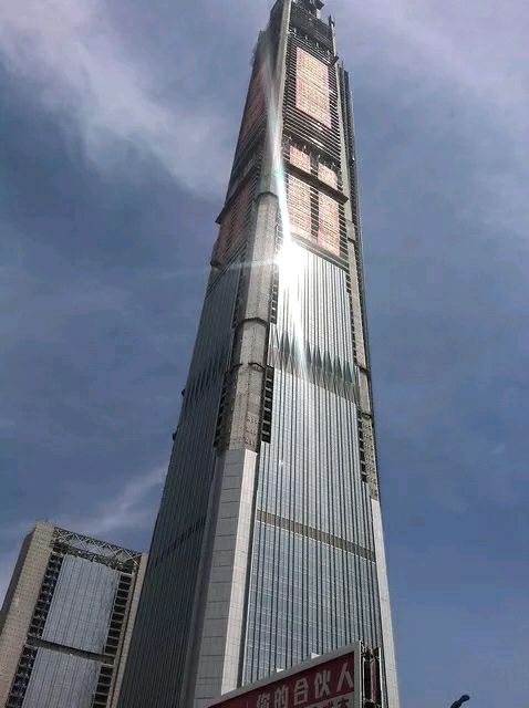 建設中的天津117大廈