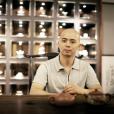 范澤鋒(江蘇省傳統技藝技能大師、正高級工藝美術師、江蘇省陶瓷藝術大師)