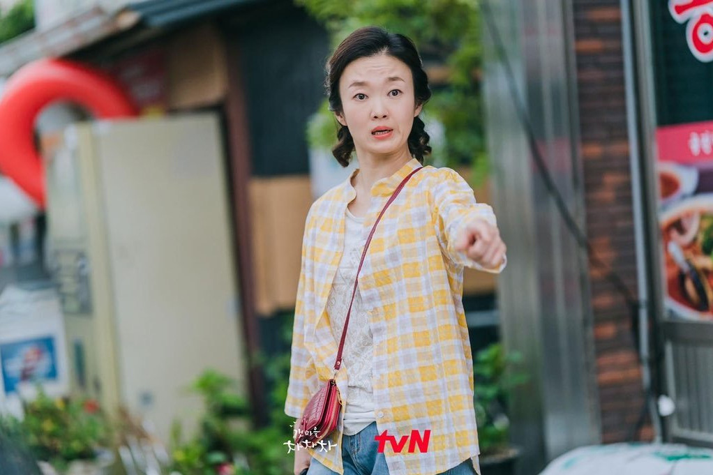 呂華貞(浪漫愛情劇《海岸村恰恰恰》中的角色)