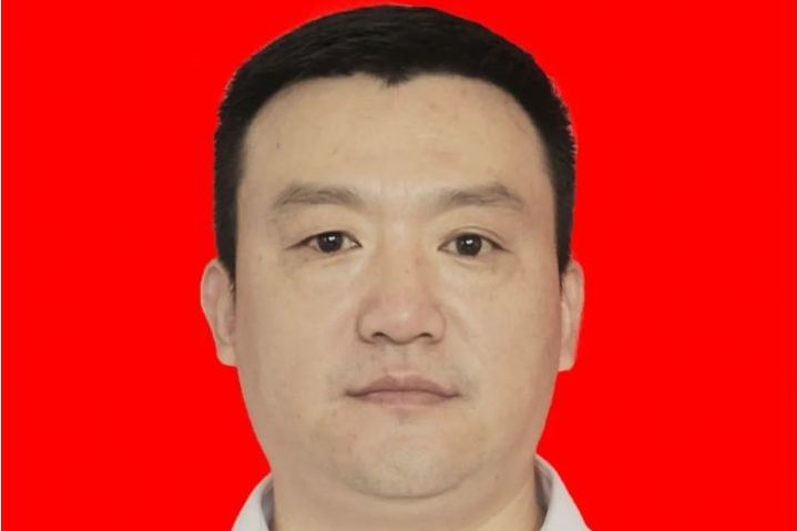 劉軼(井陘縣委常委、政法委書記、三級調研員) 劉軼(井陘縣委常委、政法委書記、三級調研員)