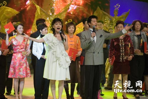 2006年晚會演唱：王莉、蔡國慶