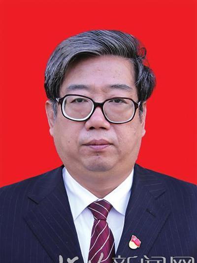張庚博 張庚博