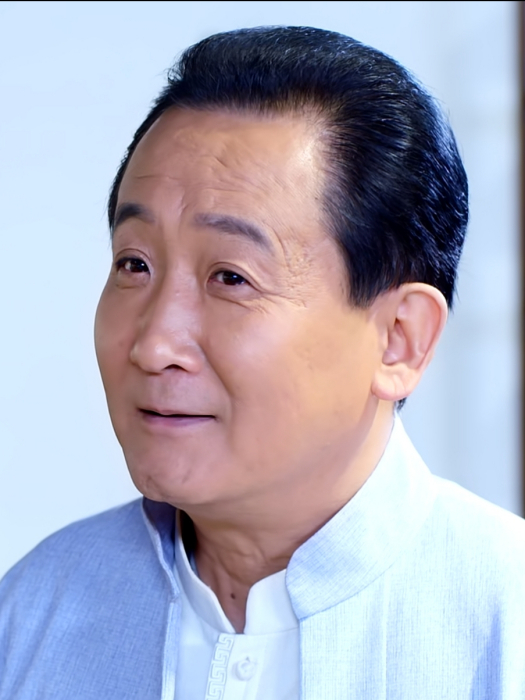 文衛東(電視劇《鼓樓外》角色,由梁天飾演) 文衛東(電視劇《鼓樓外》角色,由梁天飾演)