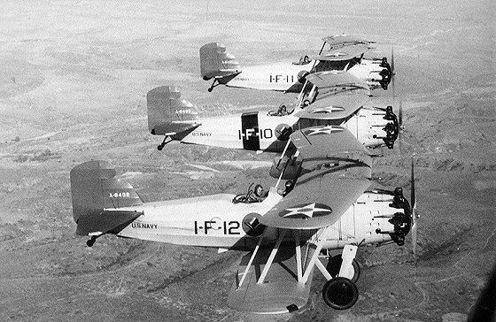 “斯圖卡”俯衝式戰鬥機的設計靈感源於寇蒂斯F8C