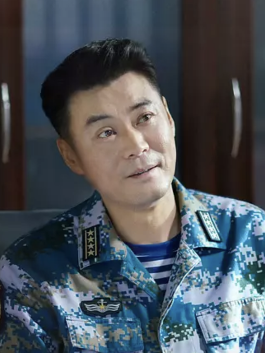 王朗(電視劇《愛上海軍藍》中的角色) 王朗(電視劇《愛上海軍藍》中的角色)