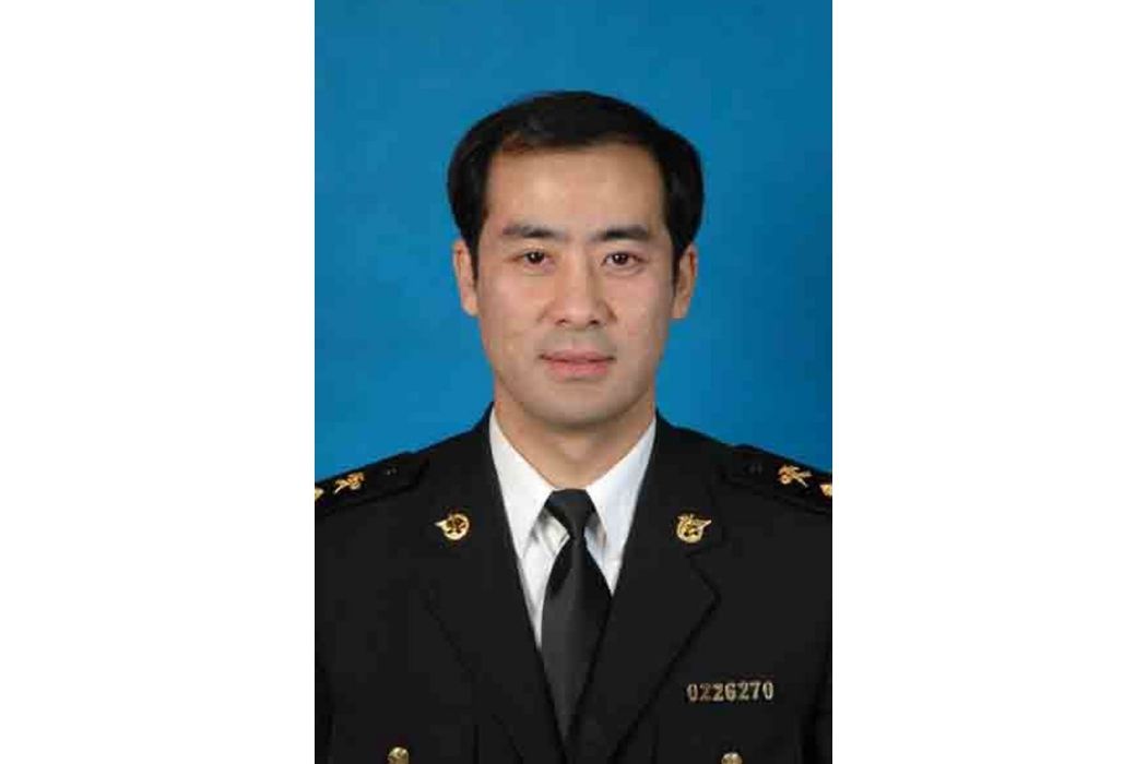 李鳴(西寧海關政治部主任、黨委委員) 李鳴(西寧海關政治部主任、黨委委員)