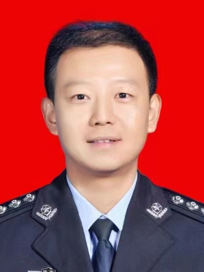 張瑾(陝西省興平市公安局黨委委員、治安大隊大隊長) 張瑾(陝西省興平市公安局黨委委員、治安大隊大隊長)