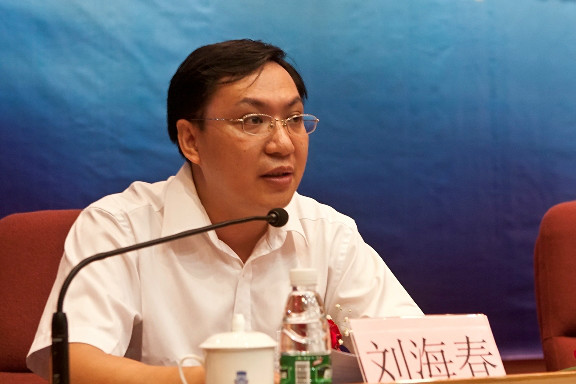 劉海春(廣東外語外貿大學黨委委員、常委、副校長)